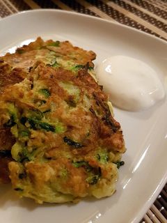 Zabpelyhes-cukkini tócsni recept fotója