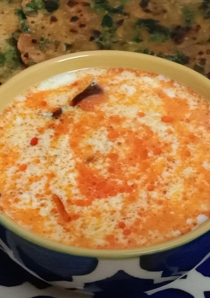 દહીં તિખારી (Dahi Tikhari Recipe In Gujarati) રેસીપી મુખ્ય ફોટો