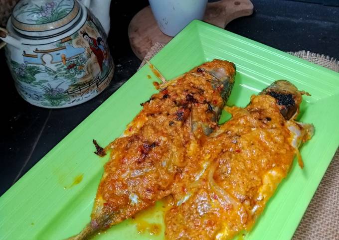 Resep Ikan Kembung Bakar Ala RM Padang Oleh DEWI SARASWATI - Cookpad