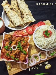 કશ્મીરી દમ આલૂ (Kashmiri Dum Aloo Recipe in Gujarati) રેસીપી મુખ્ય ફોટો