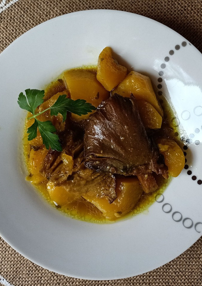 Una foto de Patatas guisadas con setas