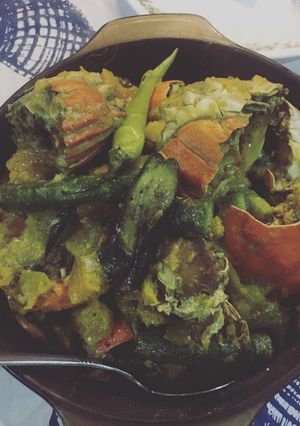 A picture of Seafood w Gata w Vegetables Crabs n Shrimp.