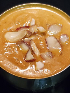 கேரட் பாதாம் பெர்ச்சாம் பழம் பயாசம் (Carrot badam peritcham pazham payasam recipe in tamil) செய்முறை முக்கிய புகைப்படம்