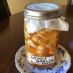 California Farm Honey Fermented Garlic Cloves A picture of California Farm Honey Fermented Garlic Cloves.