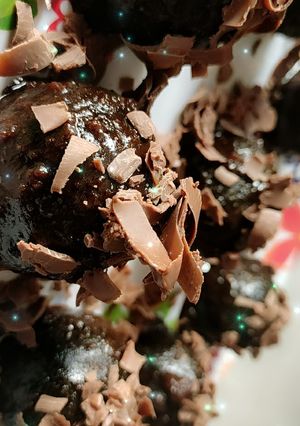 A picture of ચોકલેટ ઑરેઓ બોલ 🥞🍫🍮(chocolate oreo balles in gujrati recipe).