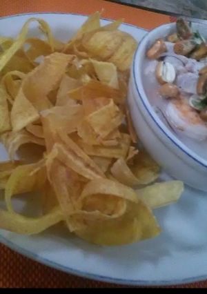 Una foto de Ceviche de camarón ecuatoriano 🇪🇨🍅🧅🍋🍺🥘🦐
