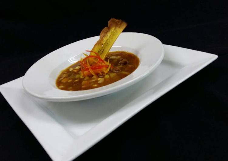 Sopa de res catracha