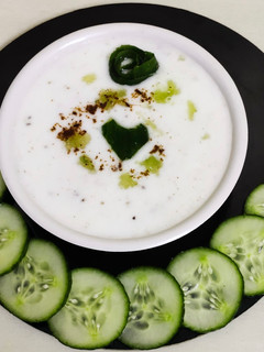 खीरे का रायता (kheere ka raita recipe in Hindi) रेसिपी मुख्य फोटो