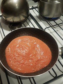 Una foto de Salsa de tomate y ajo, natural y rápido