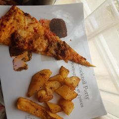 A picture of Fried cassava.
