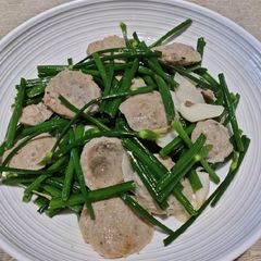 A picture of Pork Ball in Chives.