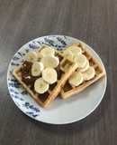 Waffles con plátano y manjar