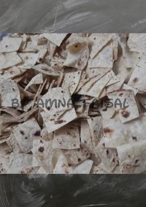 A picture of Papri with leftover roti.