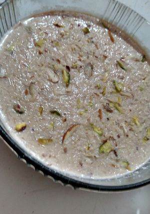 A picture of Sheer khurma.