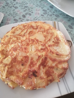 Una foto de Tortilla de papas en freidora de aire (a mi pinta)