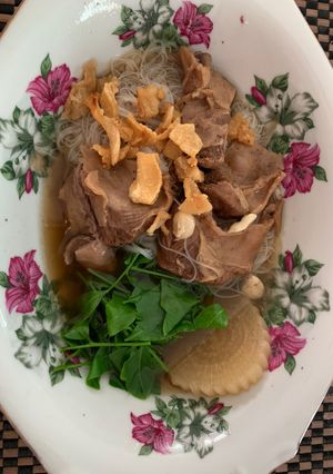 รูปของ ก๋วยเตี๋ยวหมูตุ๋นผักหวาน