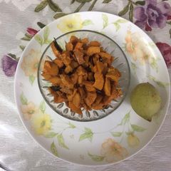 A picture of Nutmeg (jaiphal).