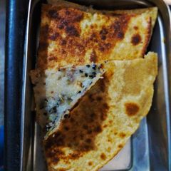 A picture of Mooli paratha.