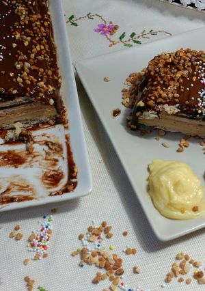 Foto principal de Tarta de galletas, con chocolate y crema de yema y vainilla