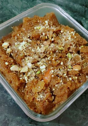 सूजी का हलवा (sooji ka halwa recipe in Hindi) रेसिपी मुख्य फोटो