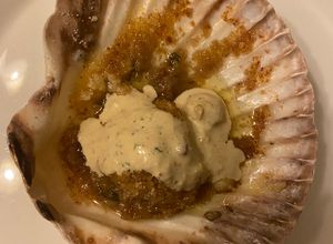 Una foto de Vieiras con Salsa de Coral
