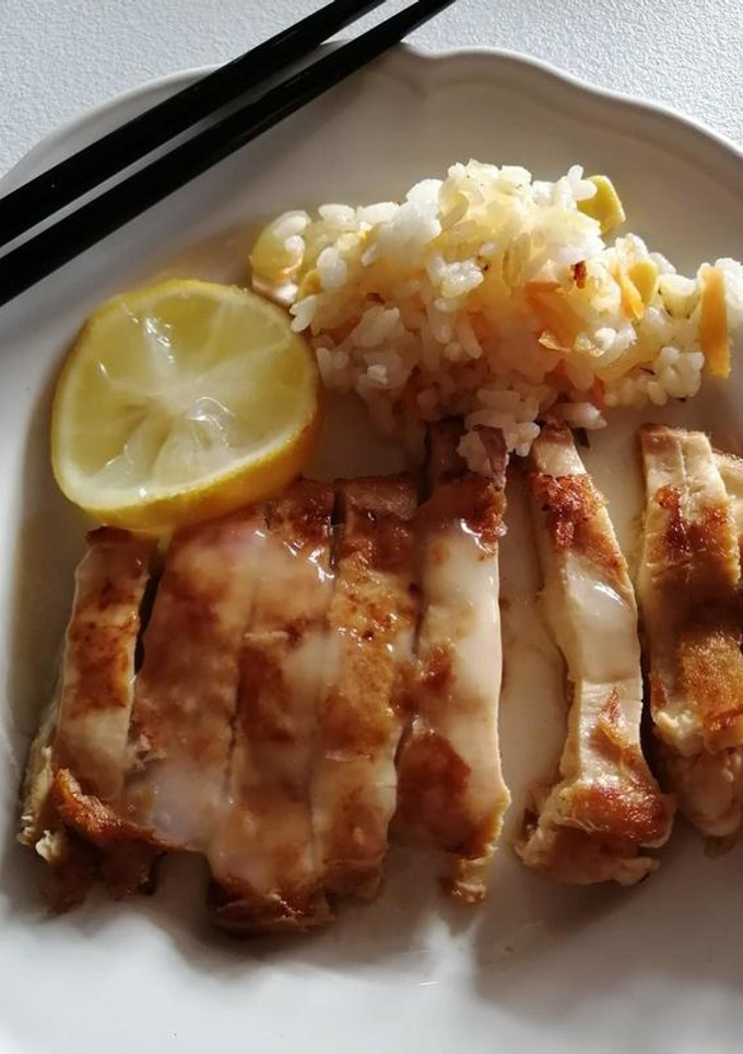Una foto de Pollo al limón de restaurante chino