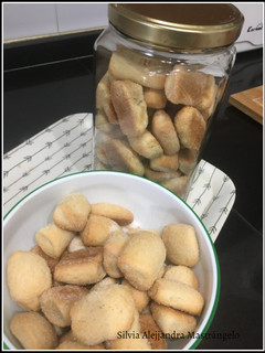 Foto principal de Bizcochitos dulces sin huevo