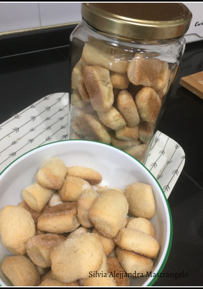 Una foto de Bizcochitos dulces sin huevo