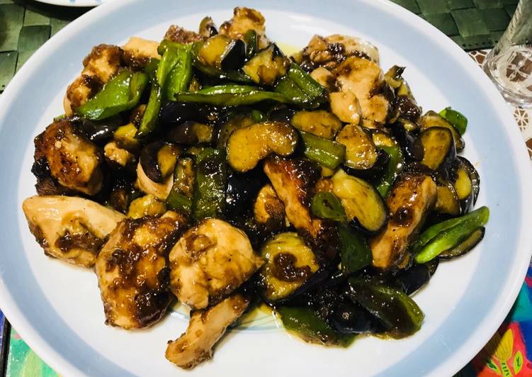 Chicken and vegetable stir fry with oyster sauce