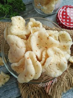 Foto resep KERUPUK NASI pedas renyah gurih (#pr_cemilankriuk)