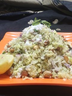 दडपे पोहे (dadpe pohe recipe in marathi) रेसिपी चे मुख्य फोटो