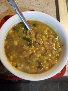 A picture of Hearty Ham & Bean Soup.