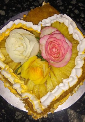 A picture of Fresh pineapple cake.