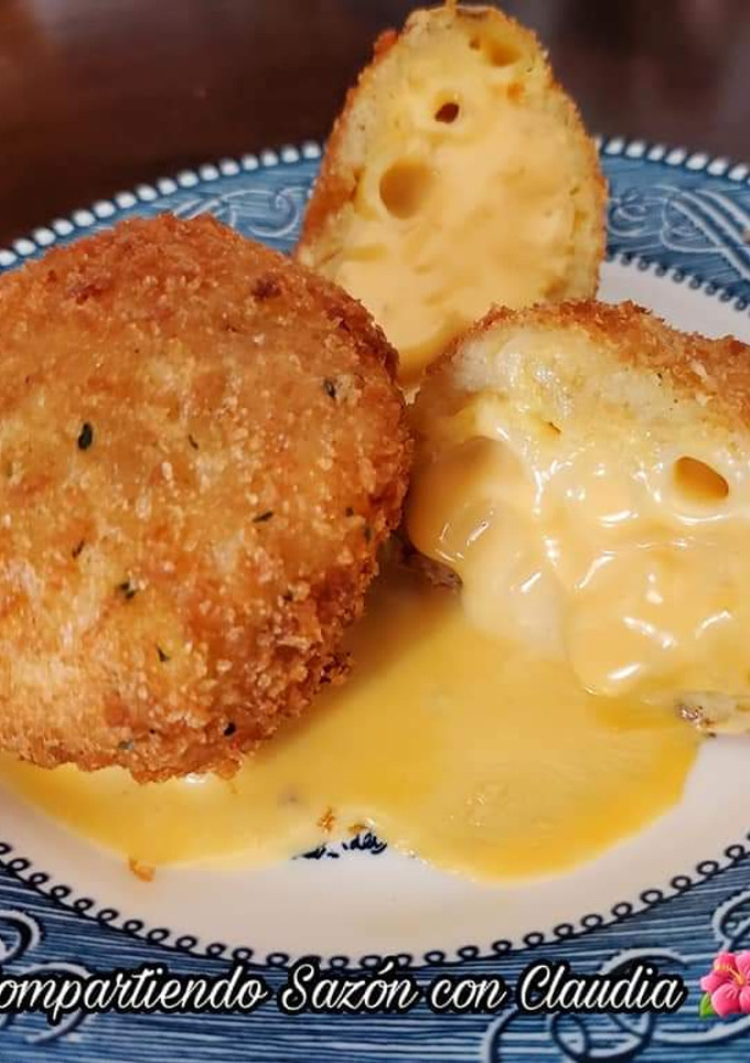 Una foto de Bombas de macarrones con queso🌺
