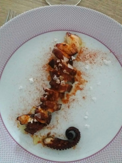 Una foto de Pulpo brasa con cremoso de patata