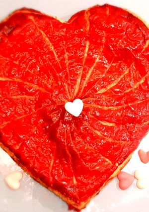 Une photo de Galette cœur pomme cassis