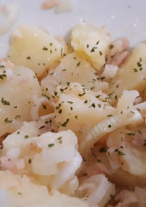 Una foto de Papas aliñás con olla gm D
