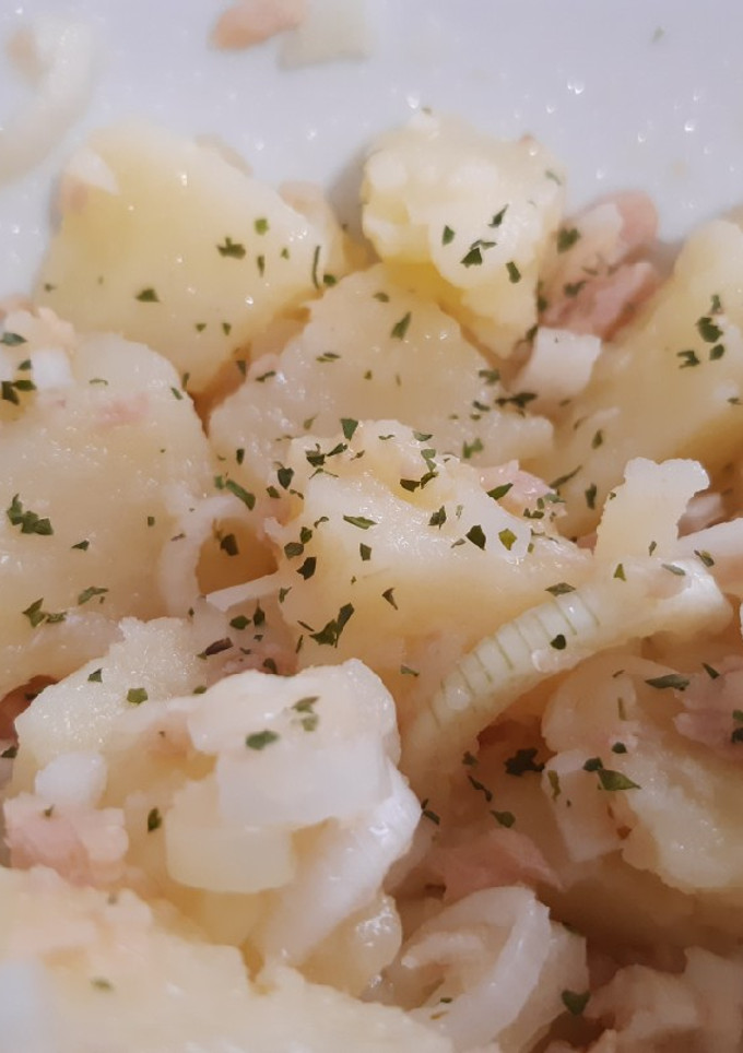 Una foto de Papas aliñás con olla gm D