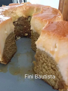 Una foto de Bizcoflan con té matcha