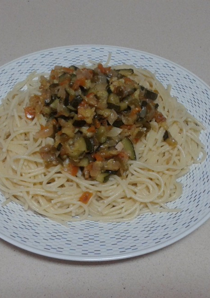 Una foto de Espaguetis con verduras