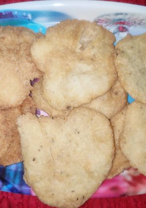 मसाला मठरी (Masala mathri recipe in hindi) रेसिपी मुख्य फोटो