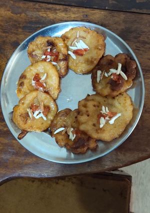 A picture of Rajasthani Rabri Malpua.