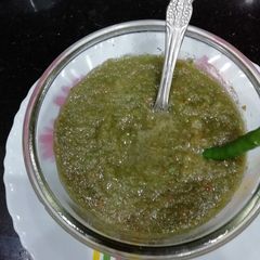 A picture of Mint chutney.