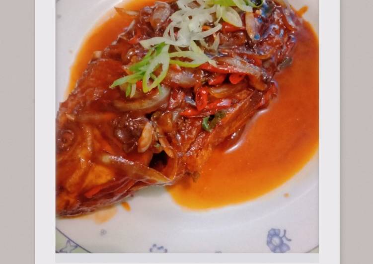 Ikan goreng saus mentega