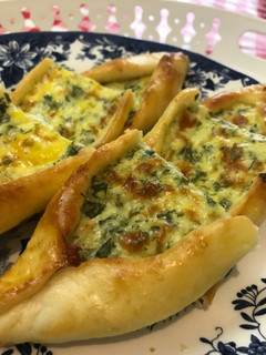 صورة لوصفة مناقيش الاجبان 🍕