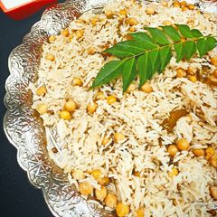 A picture of Chanakarhi pulao.