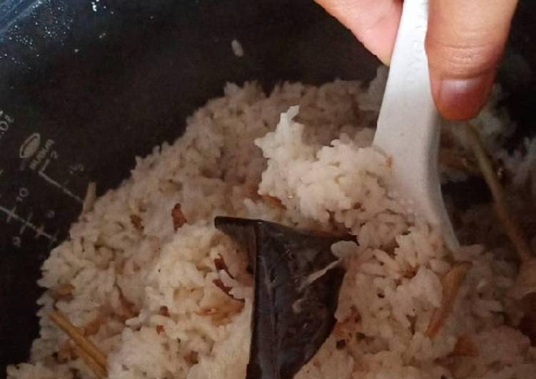 Nasi liwet rice cooker
