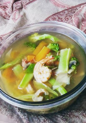 Foto resep Tom yum udang sayuran
