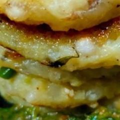 Sabudana tikki with mint chutney A picture of Sabudana tikki with mint chutney.