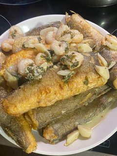 Una foto de Pescadilla con gambas